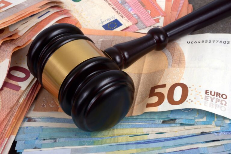 Τσουχτερά πρόστιμα για εκπρόθεσμες δηλώσεις ΦΠΑ - Πότε πέφτει βαρύς ο πέλεκυς