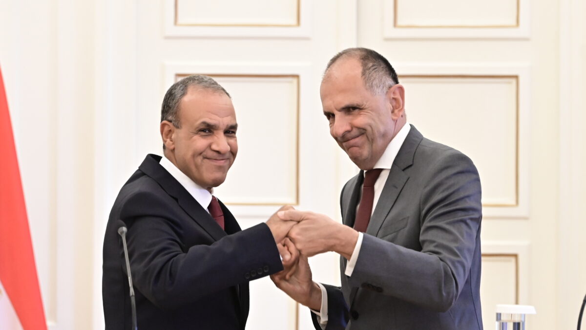 &Gamma;&epsilon;&rho;&alpha;&pi;&epsilon;&tau;&rho;ί&tau;&eta;&sigmaf;