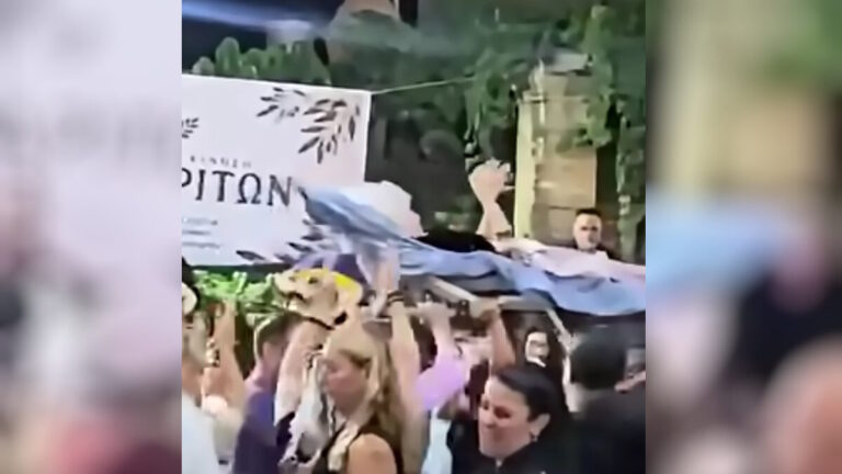 Η γιαγιά στο πανηγύρι