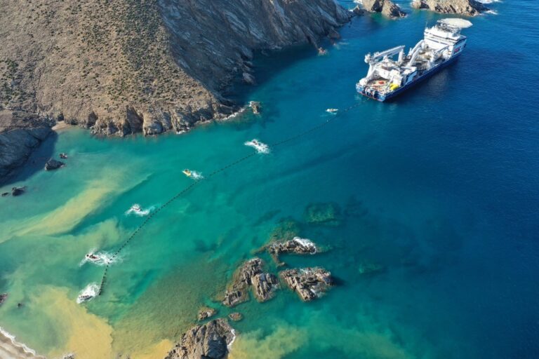 Νέο βήμα στην ηλεκτρική διασύνδεση Ελλάδας -Κύπρου: Κατατέθηκε το αίτημα έγκρισης της επένδυσης από τον ΑΔΜΗΕ