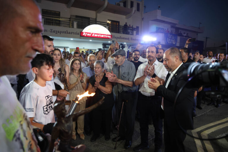 «Πριν γεννηθώ, μου στέρησαν την αγκαλιά του πατέρα μου»: Η φωνή της κόρης του Τάσου Ισαάκ 30 χρόνια μετά
