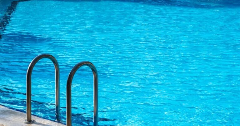 Πάρος: Τα κρίσιμα λεπτά πριν ο 4χρονος πνιγεί στην πισίνα - Ο ρόλος του ιδιοκτήτη ναυαγοσώστη και τα μέτρα ασφαλείας