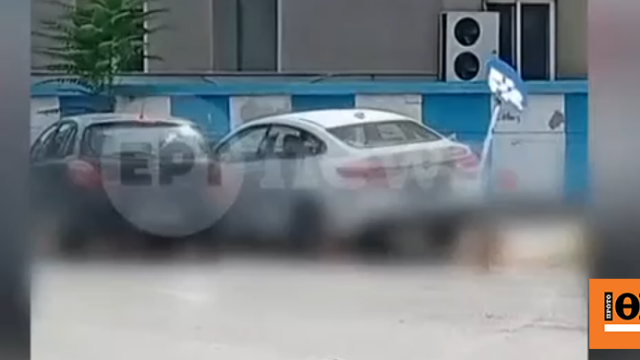 Μυστήριο στη Θεσσαλονίκη με καταδίωξη δύο οχημάτων και δύο αναβάτες που έσπασαν τα τζάμια του ενός εκ των ΙΧ
