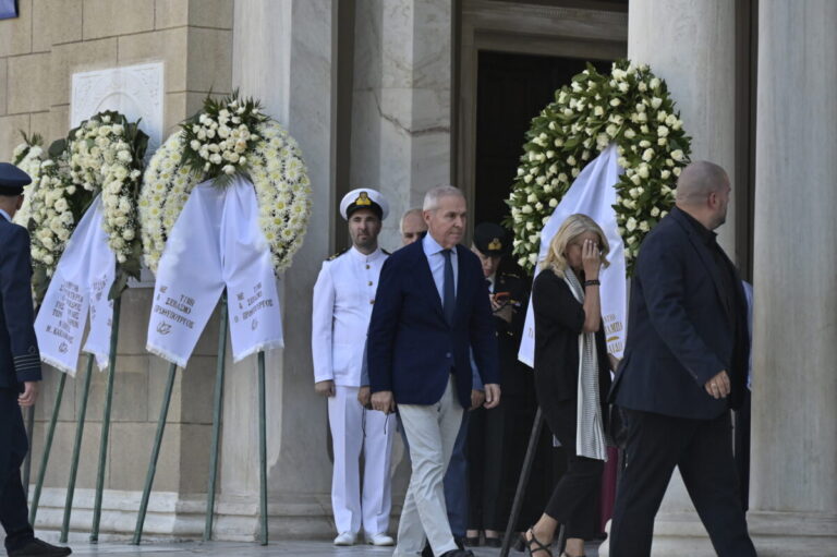 &Epsilon;&xi;ό&delta;&iota;&omicron;&sigmaf; &alpha;&kappa;&omicron;&lambda;&omicron;&upsilon;&theta;ί&alpha; &tau;&omicron;&upsilon; &Gamma;&iota;ά&nu;&nu;&eta; &Beta;&alpha;&rho;&beta;&iota;&tau;&sigma;&iota;ώ&tau;&eta;. &Tau;&rho;ί&tau;&eta; 4 &Alpha;&upsilon;&gamma;&omicron;ύ&sigma;&tau;&omicron;&upsilon; 2026