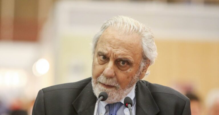 Πέθανε ο Κωνσταντίνος Τσουκαλάς σε ηλικία 89 ετών - Από τη Νομική Αθηνών και το Yale στο Επικρατείας του ΣΥΡΙΖΑ