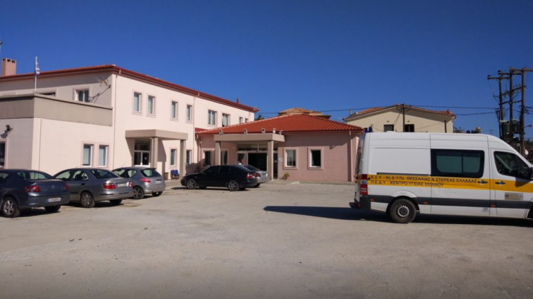 39χρονη Βρετανίδα στη Σκιάθο ήπιε με την 15χρονη κόρη της, μέθυσε και προκάλεσε επεισόδιο στο ξενοδοχείο και το κέντρο υγείας