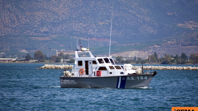 Λουόμενοι σε παραλία της Εύβοιας βρήκαν άνδρα μέσα στη θάλασσα χωρίς τις αισθήσεις του