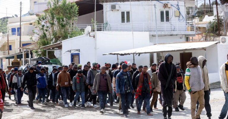 Μεταναστευτικό: Στο τραπέζι της ΕΕ η πρόταση Μητσοτάκη για ευρωπαϊκό μηχανισμό αναστολής ασύλου εν μέσω της κρίσης στη Θέουτα