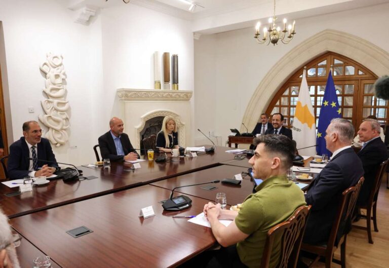 Βίκτωρας μετά το Εθνικό:: «Έθεσε εαυτόν ολόκληρο τον Αύγουστο στη διάθεση των ΗΕ ο Πρόεδρος»