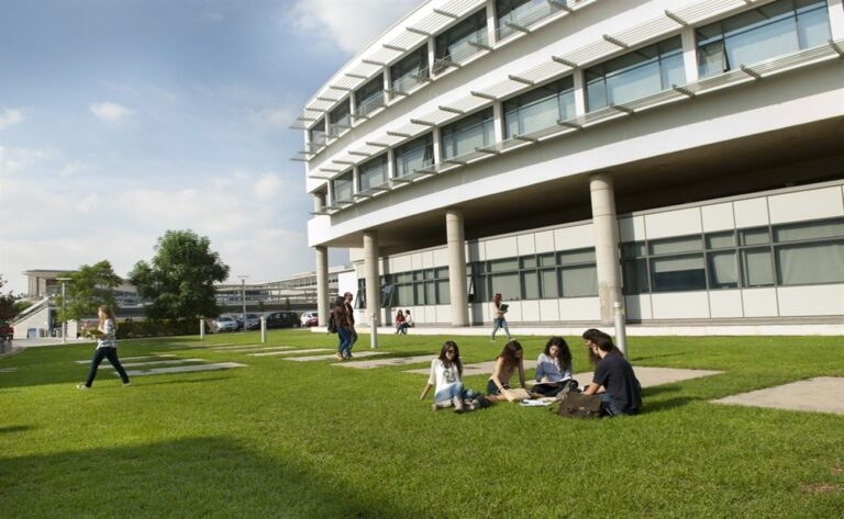 Περίπου 1.300 άτομα αναμένεται να υποδεχθεί το Πανεπιστήμιο Κύπρου
