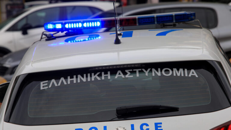 Περιπολικό της ελληνικής αστυνομίας