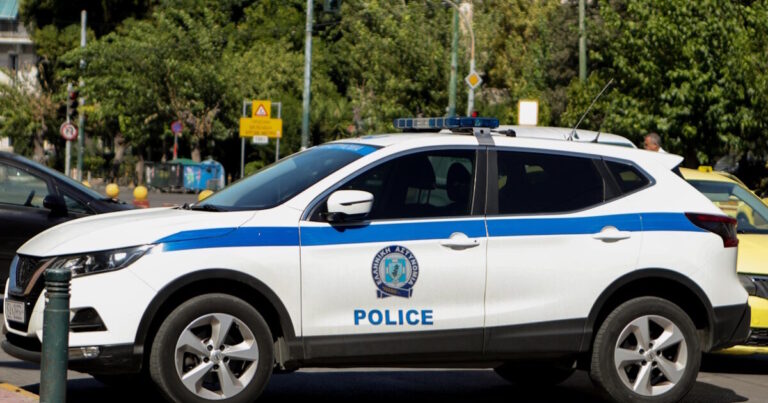 Θεσσαλονίκη: Συνελήφθησαν δύο διακινητές μεταναστών που κρατούσαν ομήρους 2 αλλοδαπούς σε διαμέρισμα