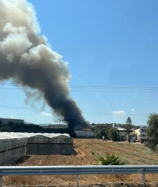 Μεγάλη πυρκαγιά στο Σφακάκι Ρεθύμνου
