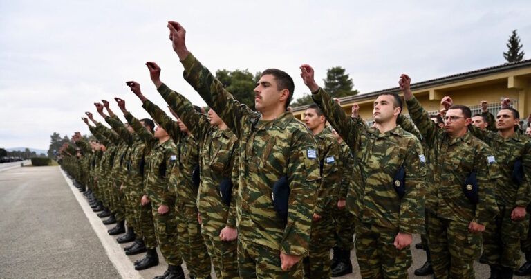 Αλλαγές στη στρατιωτική θητεία για τους 18χρονους – Τι ισχύει για τις αναβολές