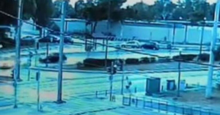 Τροχαίο στη Βούλα: Ελεύθερος με περιοριστικούς όρους ο 32χρονος οδηγός ταξί – «Παραπλανήθηκα από το gps»