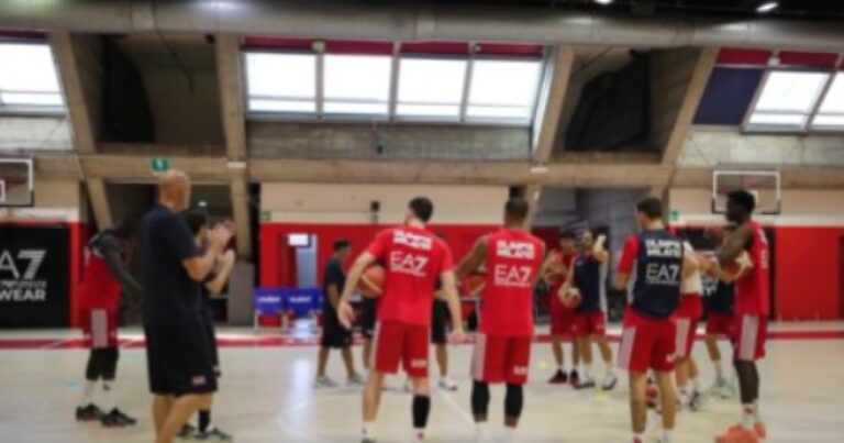 Αρμάνι Μιλάνο: Και ο Τσαλμπούρης στην προετοιμασία των Ιταλών (vid)