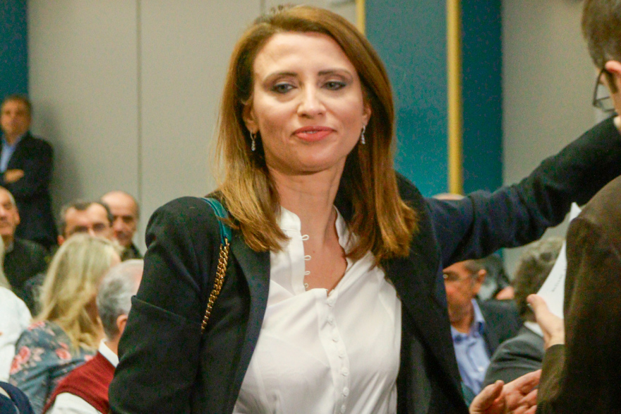 &Tau;&sigma;ί&pi;&rho;&alpha;&sigmaf; vs &Pi;&Alpha;&Sigma;&Omicron;&Kappa;: &Omicron;&iota; &phi;&theta;&iota;&nu;&omicron;&pi;&omega;&rho;&iota;&nu;έ&sigmaf; &alpha;&rho;&pi;&alpha;&gamma;έ&sigmaf; &kappa;&alpha;&iota; &pi;&omicron;&iota;&omicron;&sigmaf; &tau;&rho;ώ&epsilon;&iota; &pi;&omicron;&iota;&omicron;&upsilon;&sigmaf; &alpha;&pi;ό &pi;&omicron;&iota;&omicron;&nu;