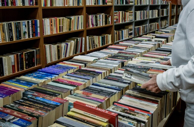 Επιταγές βιβλίων ΔΥΠΑ: Αναρτήθηκαν οι οριστικοί πίνακες - Συνεχίζονται οι αιτήσεις παρόχων