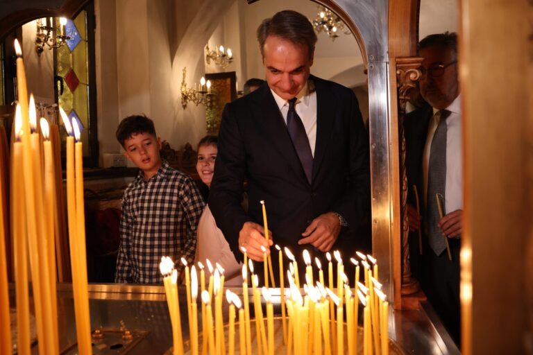 Κυριάκος Μητσοτάκης: Στον Άγιο Δημήτριο πριν αναχωρήσει για Κιλκίς και Θεσσαλονίκη - Τι είπε ο Αρχιεπίσκοπος Αυστραλίας για τη Μονή Σινά