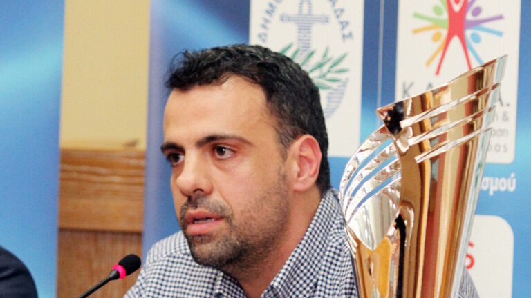 &Omicron; &Pi;&epsilon;&rho;&iota;&kappa;&lambda;ή&sigmaf; &Delta;&omicron;&rho;&kappa;&omicron;&phi;ί&kappa;&eta;&sigmaf;