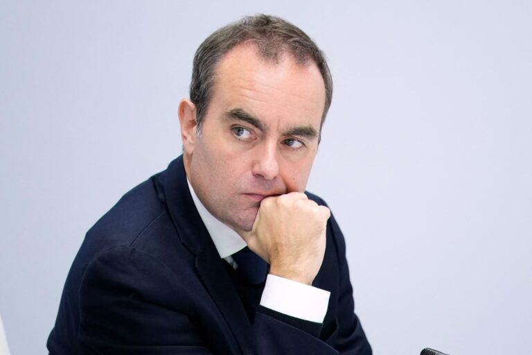 Γαλλία: Άρθρο 49.3 ή εκτελεστικά διατάγματα; Το δίλημμα Λεκορνί για τον προϋπολογισμό και την έξοδο από την κρίση