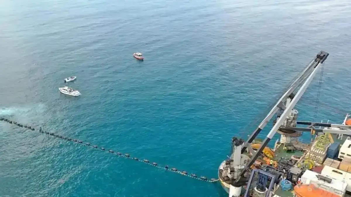 &Sigma;&tau;&iota;&gamma;&mu;&iota;ό&tau;&upsilon;&pi;&omicron; &alpha;&pi;ό &epsilon;&rho;&gamma;&alpha;&sigma;ί&epsilon;&sigmaf; &eta;&lambda;&epsilon;&kappa;&tau;&rho;&iota;&kappa;ή&sigmaf; &delta;&iota;&alpha;&sigma;ύ&nu;&delta;&epsilon;&sigma;&eta;&sigmaf;
