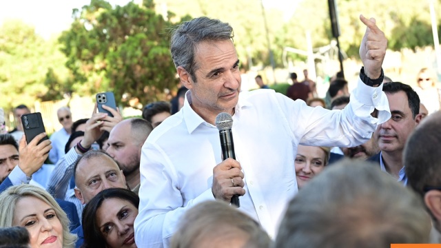 Μητσοτάκης: Σχέδιο συσπείρωσης με περιοδείες και επαφές με βουλευτές - Οι πονοκέφαλοι για το Τουρκολιβυκό και η εμφάνιση Καραμανλή