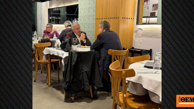 Μητσοτάκης και Τασούλας πήγαν στη «Διάβαση» για σουτζουκάκια και γύρο μετά την τελετή φωτισμού του Λευκού Πύργου