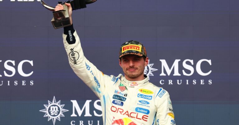 F1, Φερστάπεν: «Δεν λειτούργησε τίποτα, ήμασταν τυχεροί»