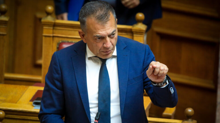 &Omicron; &Gamma;&iota;ά&nu;&nu;&eta;&sigmaf; &Beta;&rho;&omicron;ύ&tau;&sigma;&eta;&sigmaf;