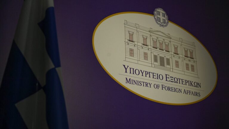 ΥΠΕΞ σε Τουρκία για μουφτήδες: «Υποκριτικό να παραδίδετε μαθήματα θρησκευτικής ελευθερίας»